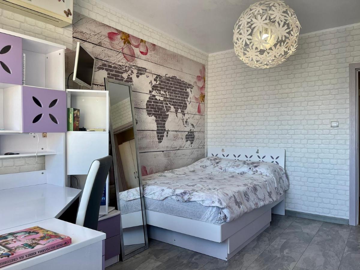 Апартамент Чаролит / Apartment Charoite Burgas Exterior photo