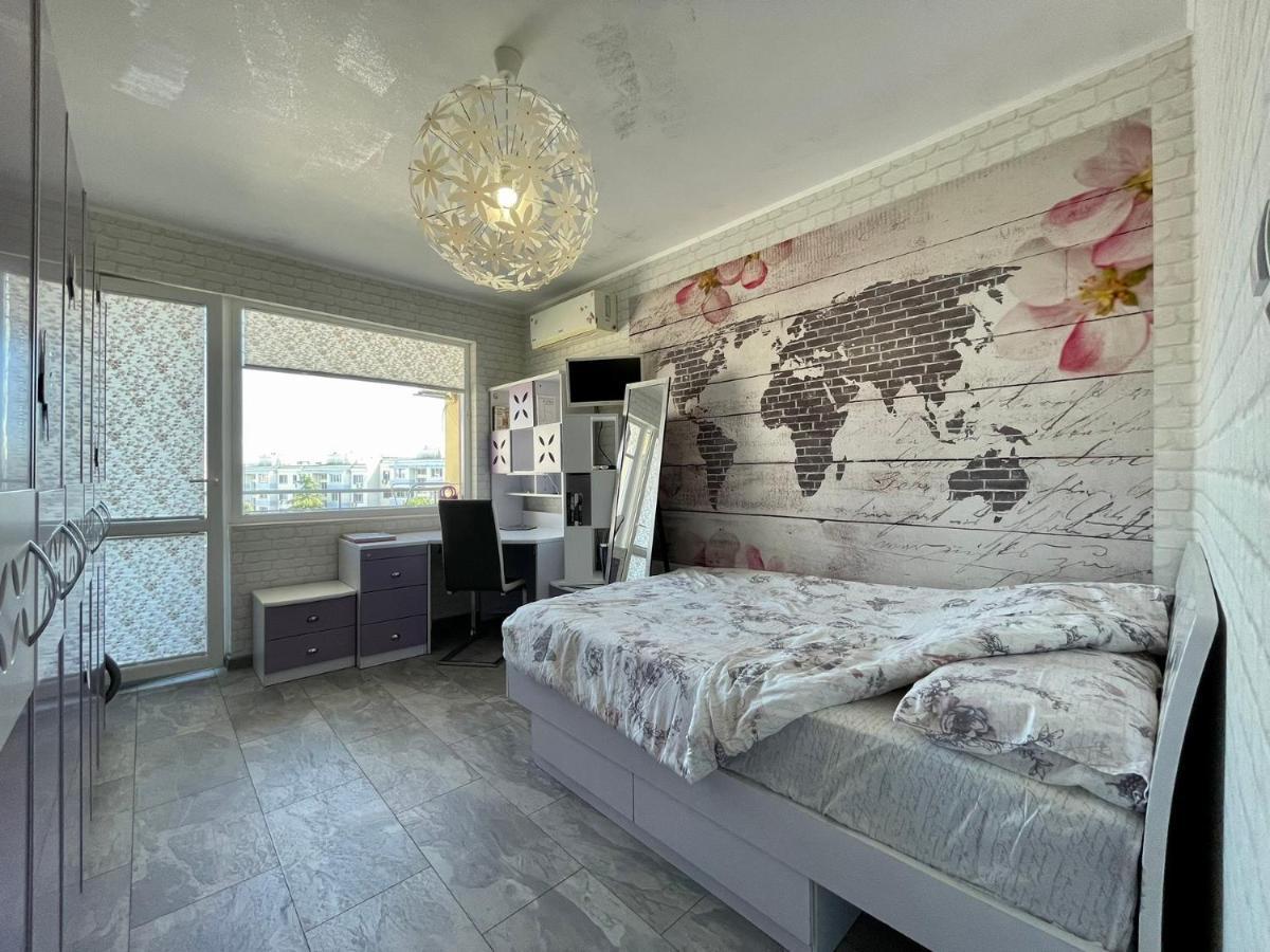 Апартамент Чаролит / Apartment Charoite Burgas Exterior photo