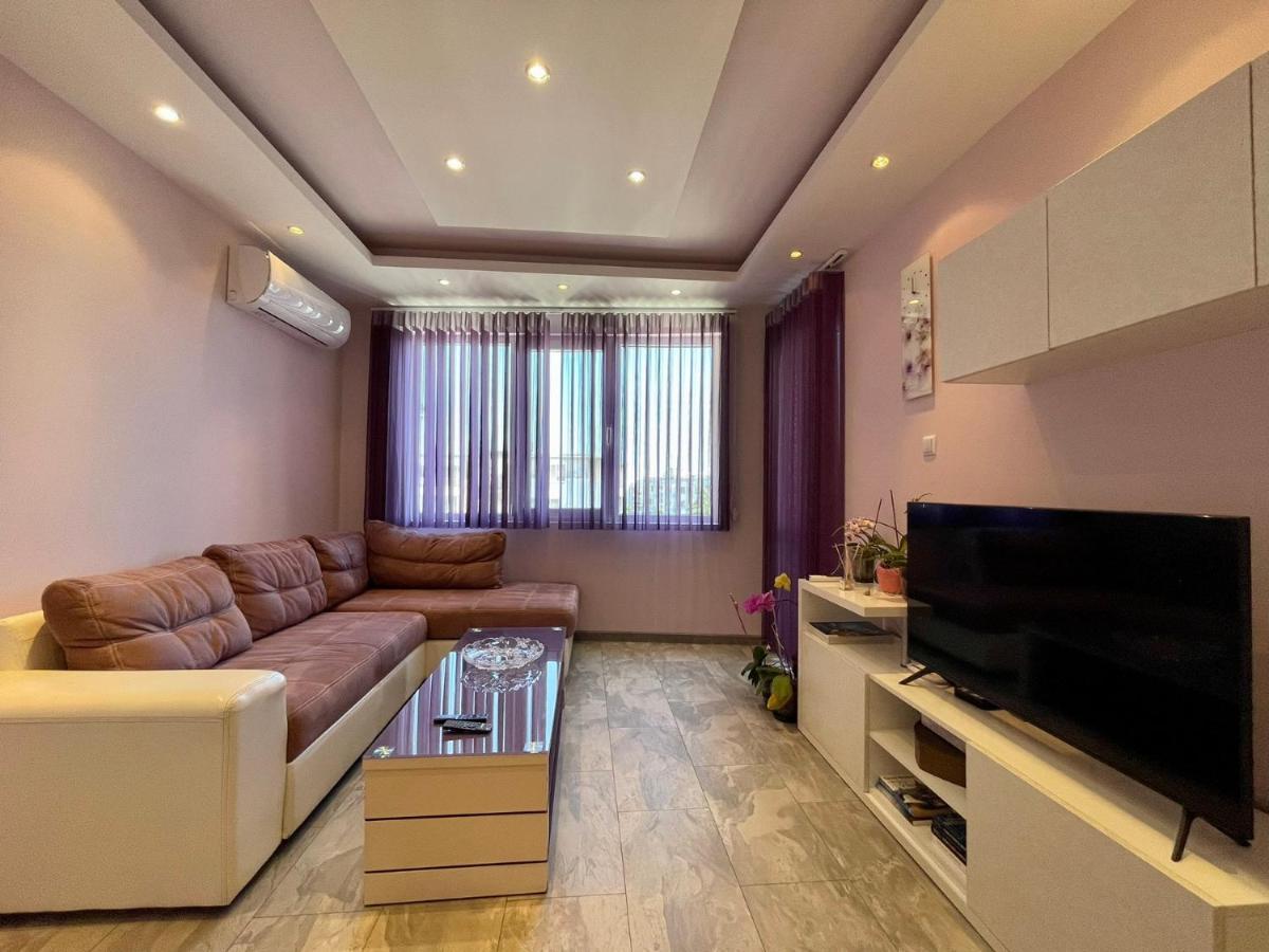 Апартамент Чаролит / Apartment Charoite Burgas Exterior photo