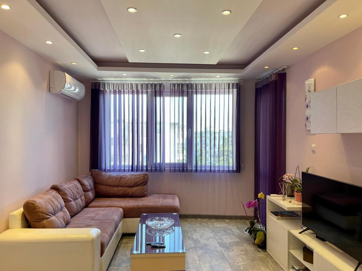 Апартамент Чаролит / Apartment Charoite Burgas Exterior photo